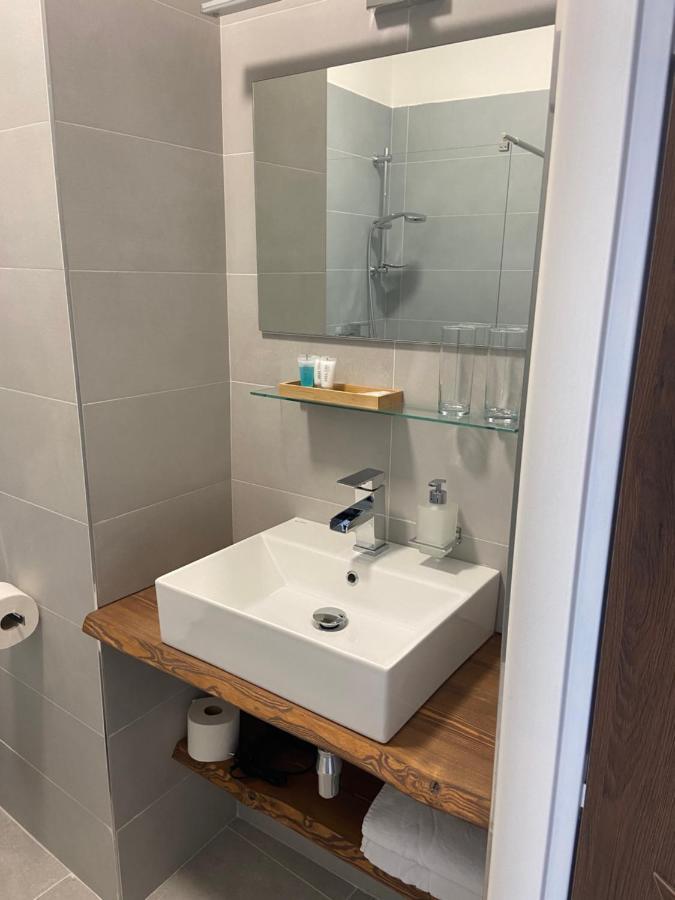 ליטומיסי Aparthotel Slezak מראה חיצוני תמונה
